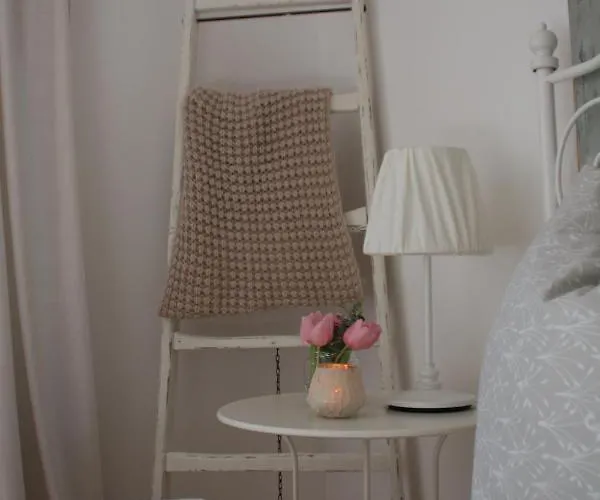 Gemuetliche In An Der Weinstrasse Appartamento Edesheim